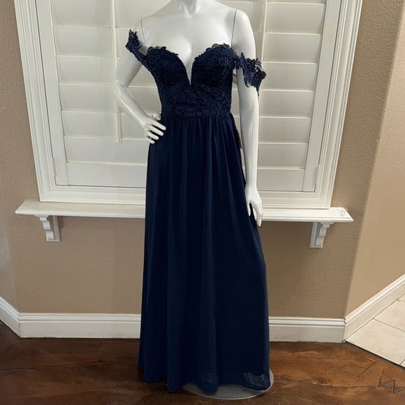 Soieblu Off Shoulder Sweetheart Neckline Dress Maxi Dress - Picture 1 of 13